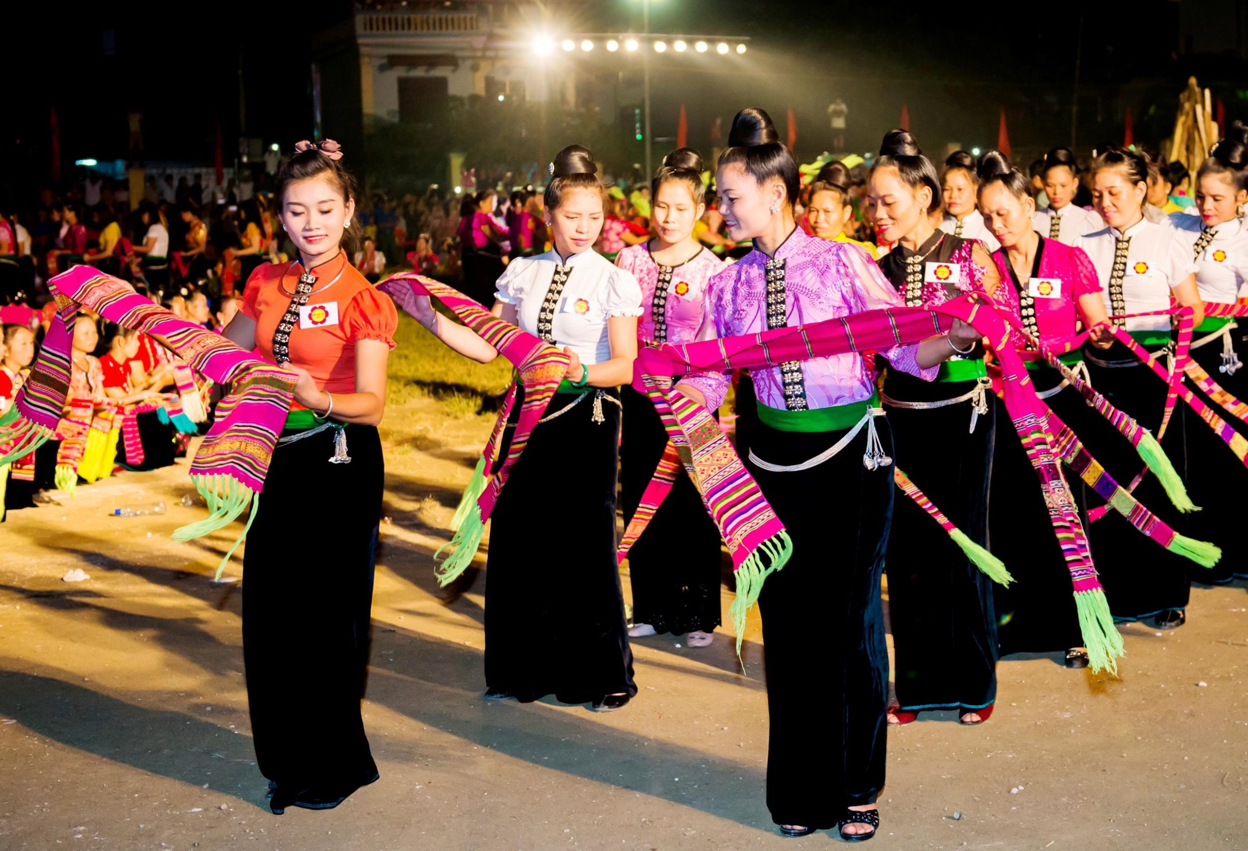 Múa Xòe Thái, nét riêng bật văn hóa Mai Châu