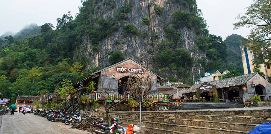 DONG VAN — Ancient town in Ha Giang 