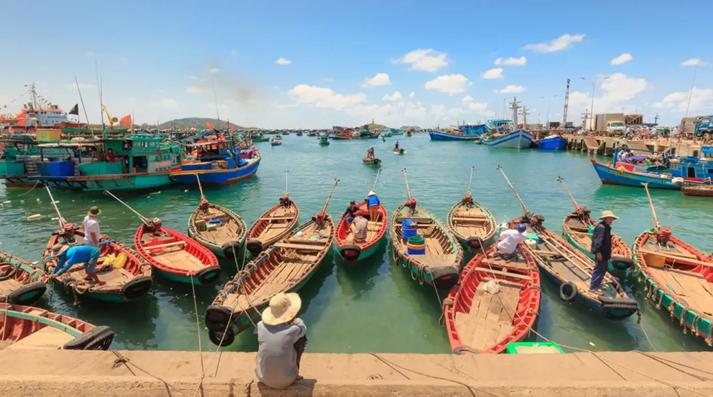 Làng chài Hàm Ninh