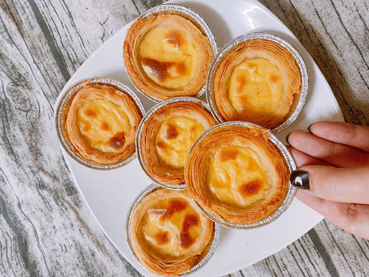 nướng bánh tart trứng bằng lò vi sóng