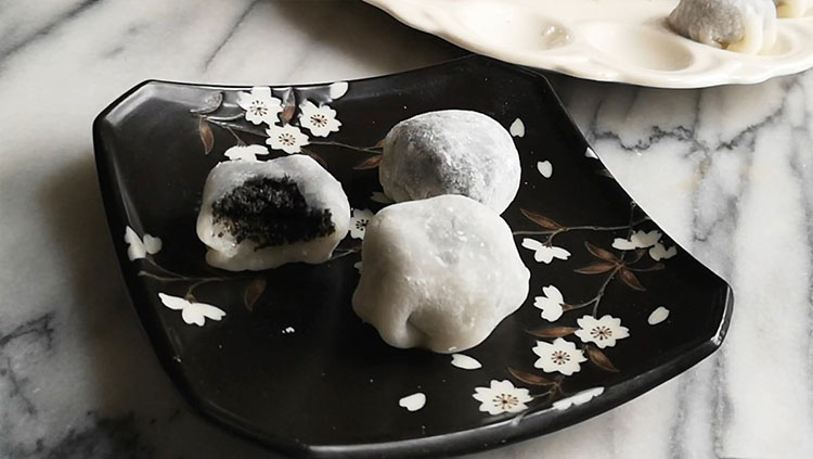 Các bước cách làm bánh mochi nhân mè đen