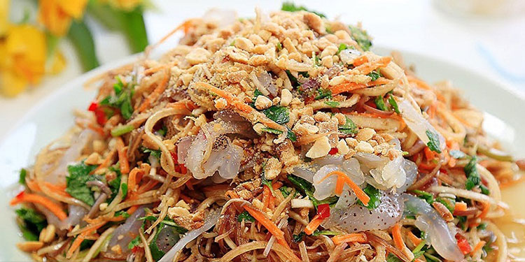 Cách làm gỏi sứa bắp chuối giòn ngon tại nhà