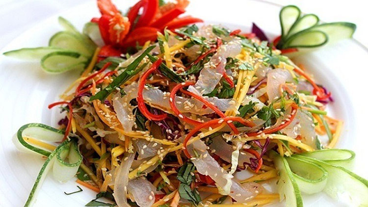 Cách làm gỏi sứa trộn xoài giòn ngon hấp dẫn tại nhà