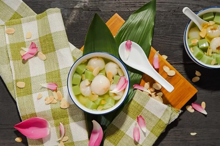 Cách Nấu Chè Khúc Bạch Nhân Dừa Thơm Ngon Mát Lạnh