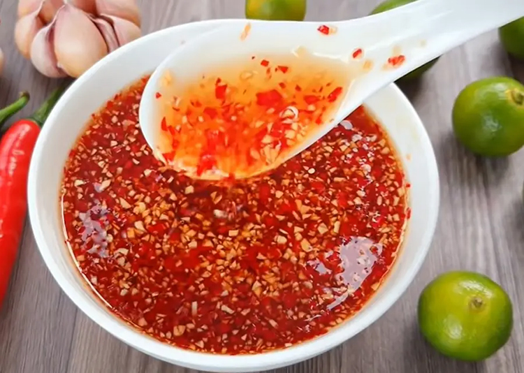 Cách làm nước mắm chấm bánh tráng cuốn thịt heo