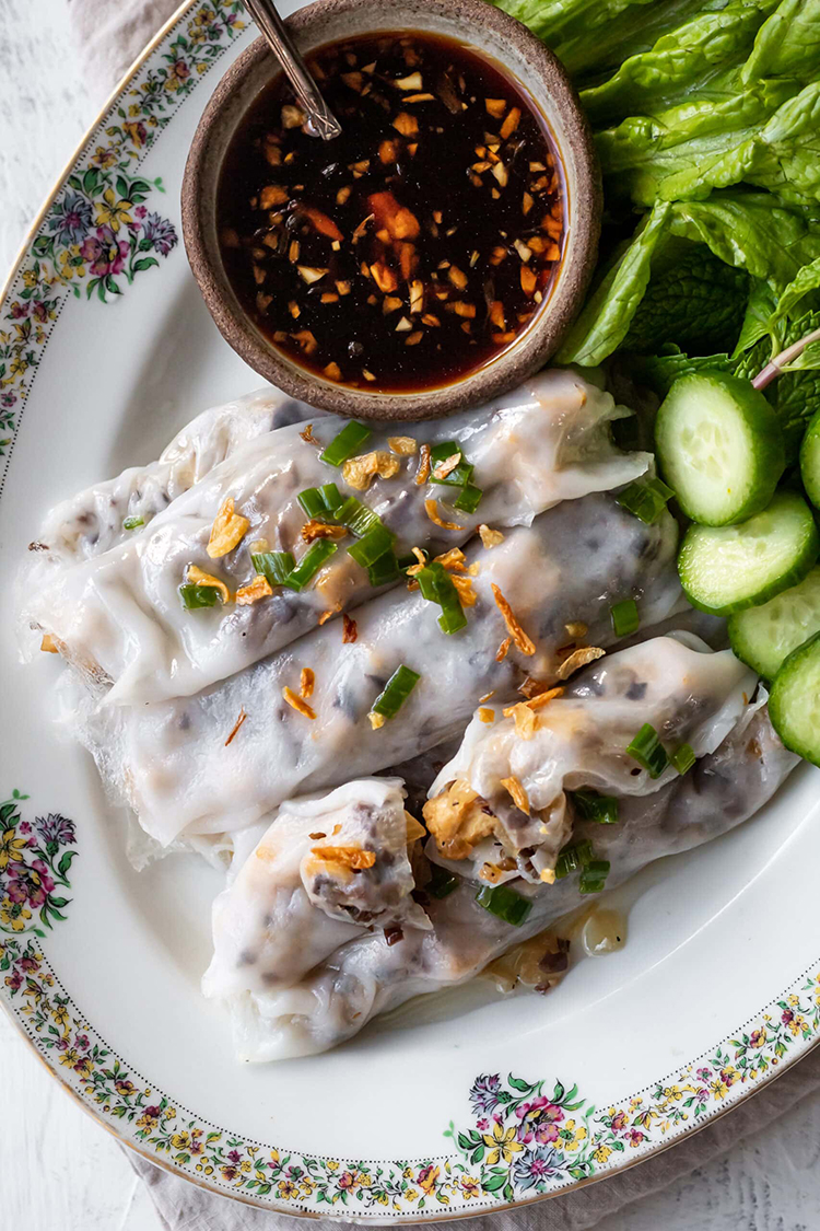 Các bước cách Làm Bánh Cuốn Bằng Chảo Từ Bột Pha Sẵn