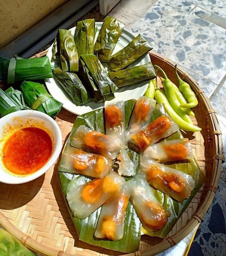 Các bước cách làm vỏ bánh bột lọc bằng bột năng