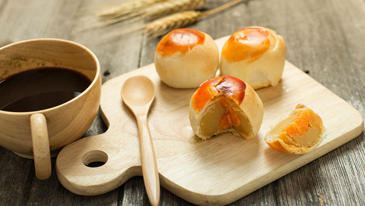 Cách làm bánh pía bằng nồi chiên không dầu thơm ngon chuẩn vị