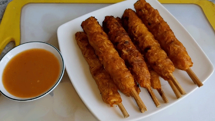 Cách làm nem nướng chay bằng chuối xanh thơm ngon, thanh đạm