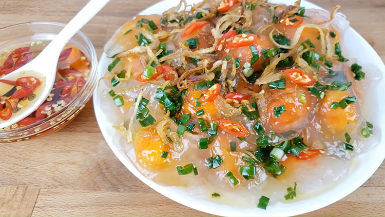 Cách làm bánh bột lọc nhân tôm khô thơm ngon chuẩn vị