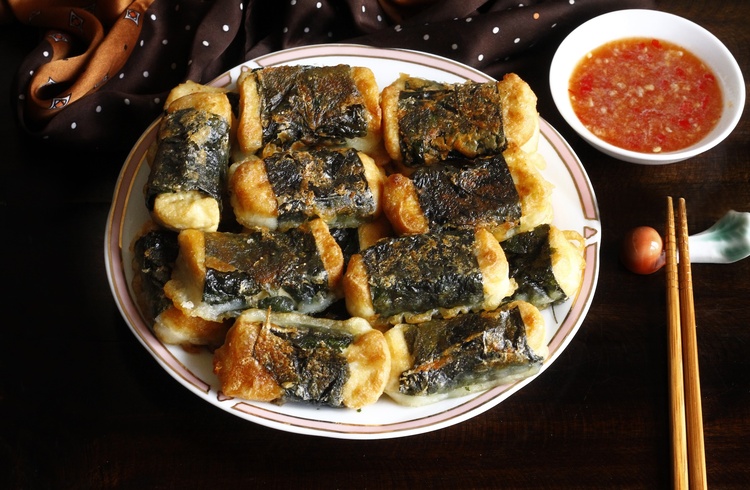 Cách làm đậu phụ cuốn lá lốt thơm ngon, hấp dẫn tại nhà