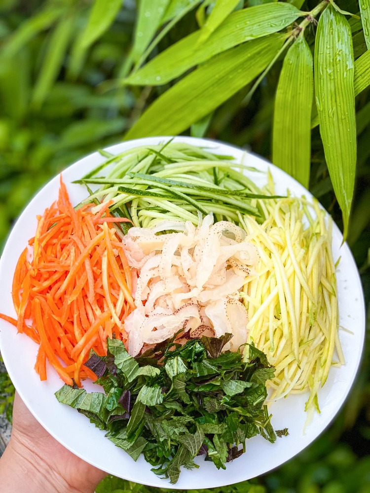 Các bước Cách làm nộm xoài xanh cà rốt