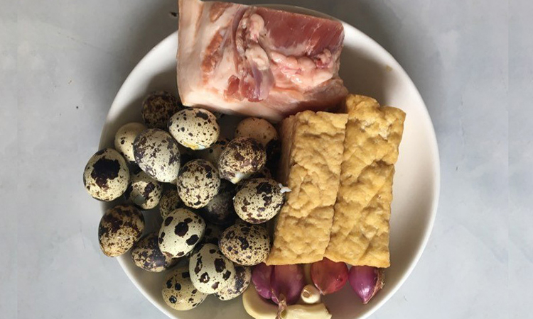 Các bước cách làm đậu phụ kho trứng cút