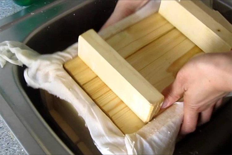 Các bước cách làm đậu phụ từ đậu đen