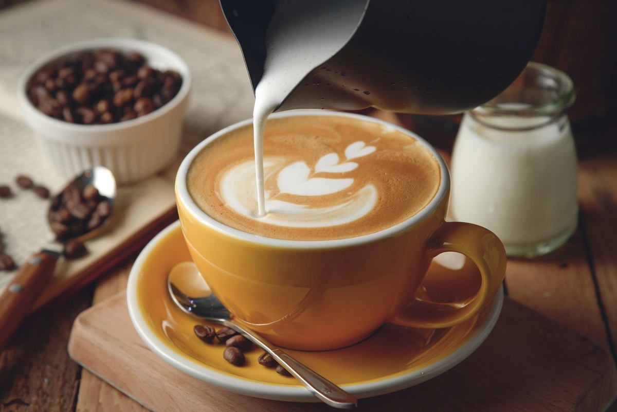 Café Giảng lịch sử và ly cà phê trứng nóng
