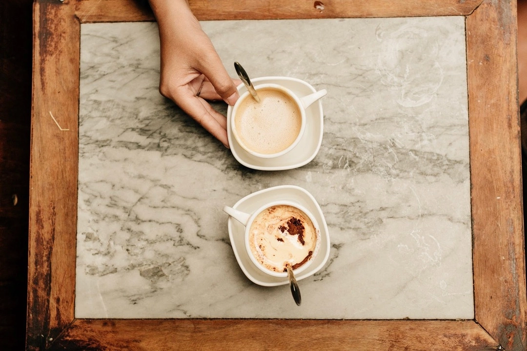 ly cà phê trứng ông bầu phố cổ hà nội