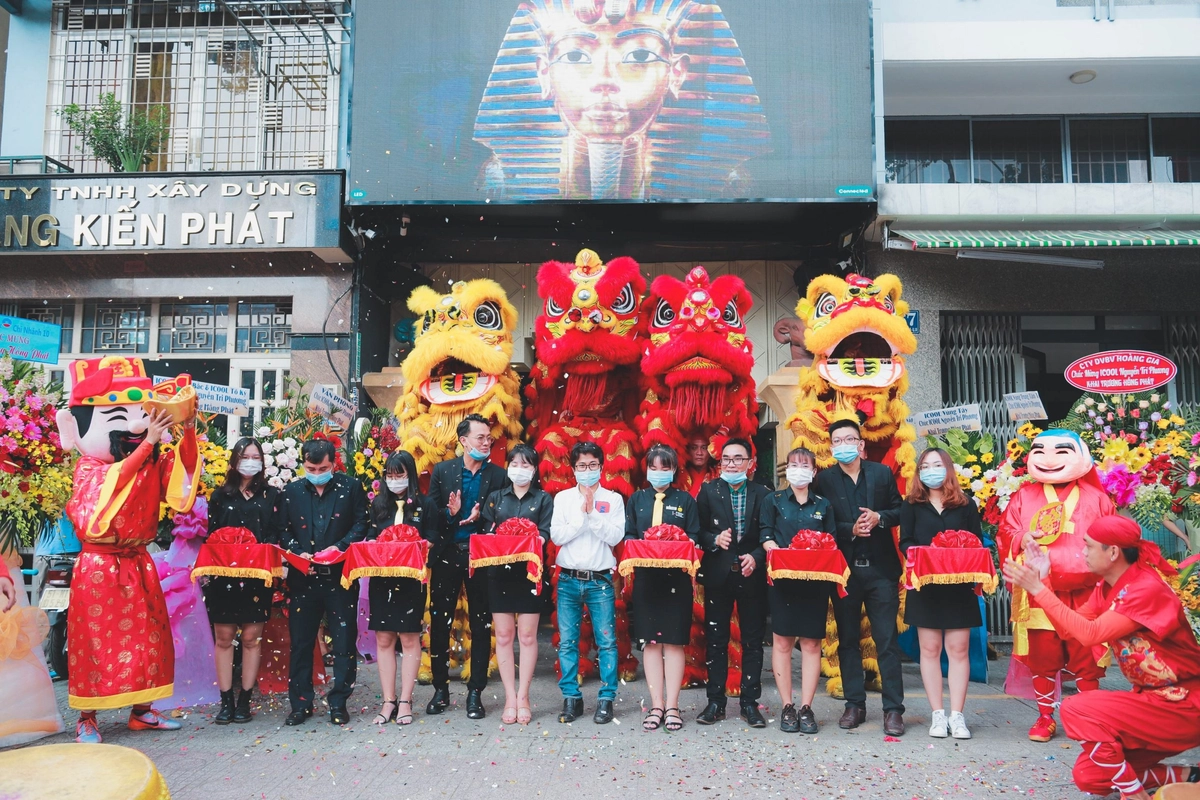chiến dịch khai trương rộn ràng của Coffee Bike