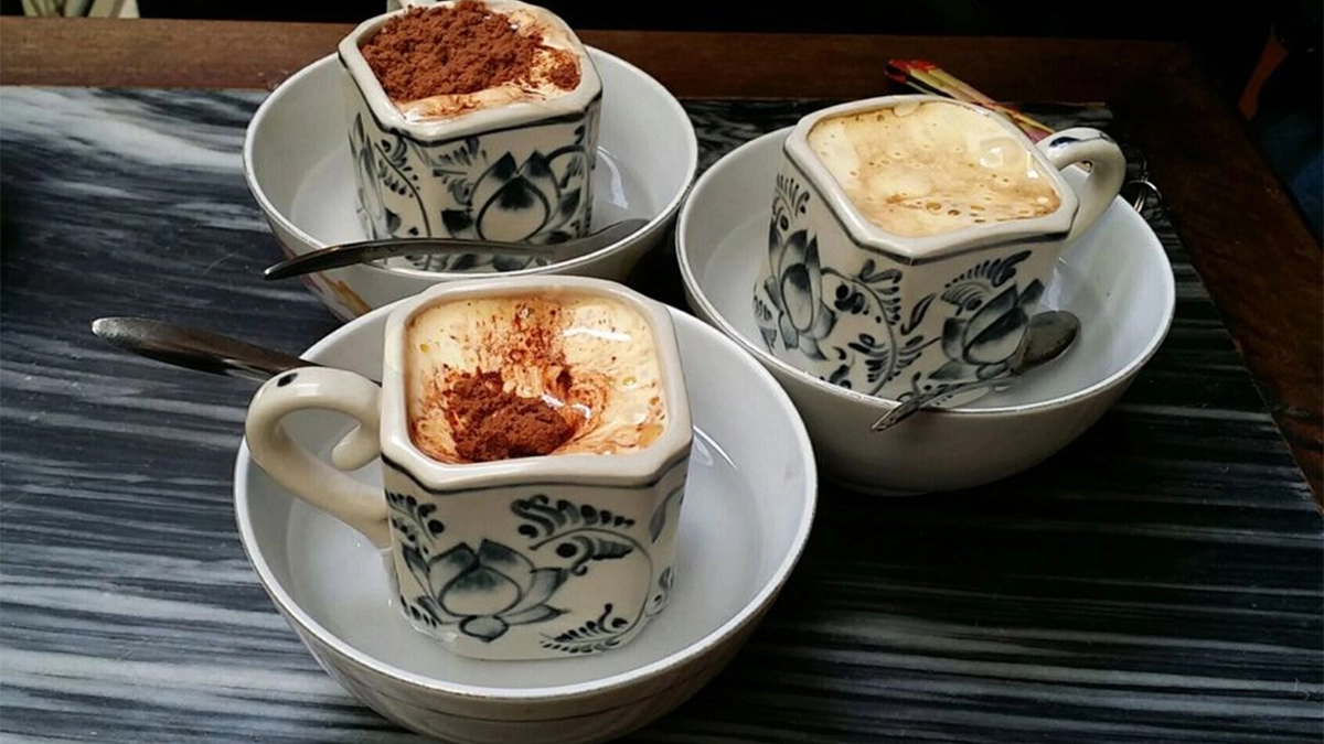 Cà phê trứng Giảng đặc sánh ở Hà Nội