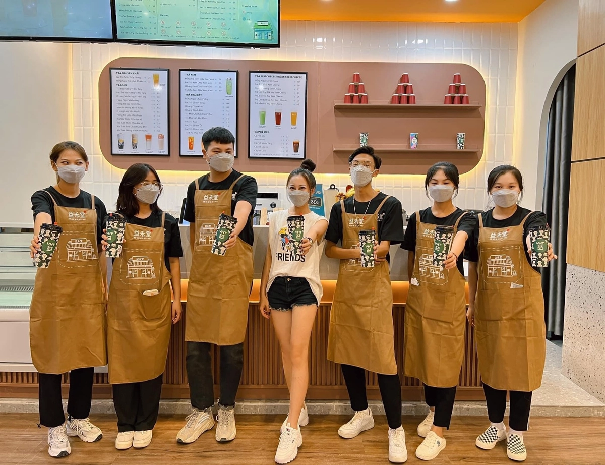 khai trương rộn ràng tại cửa hàng Laha Coffee