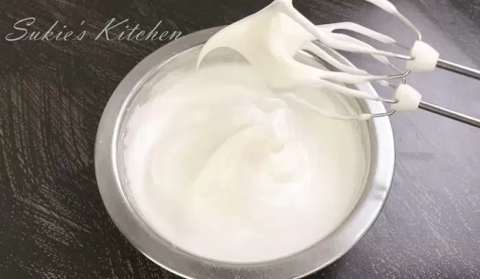 kem trứng đánh bông dải ribbon mịn sánh