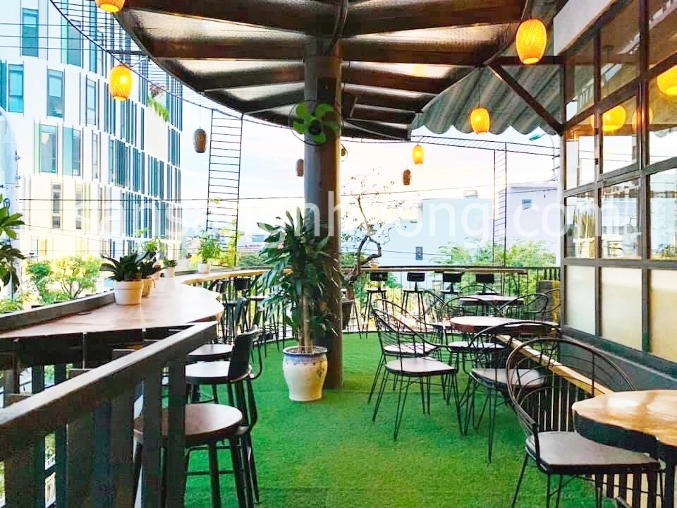 mặt bằng góc ngã tư phù hợp Laha Coffee