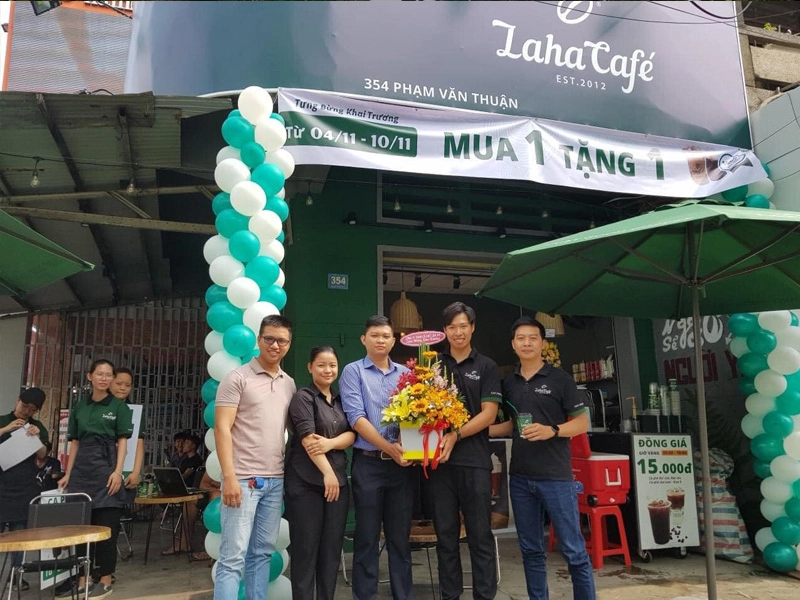 mô hình kiosk Laha Coffee tại góc phố