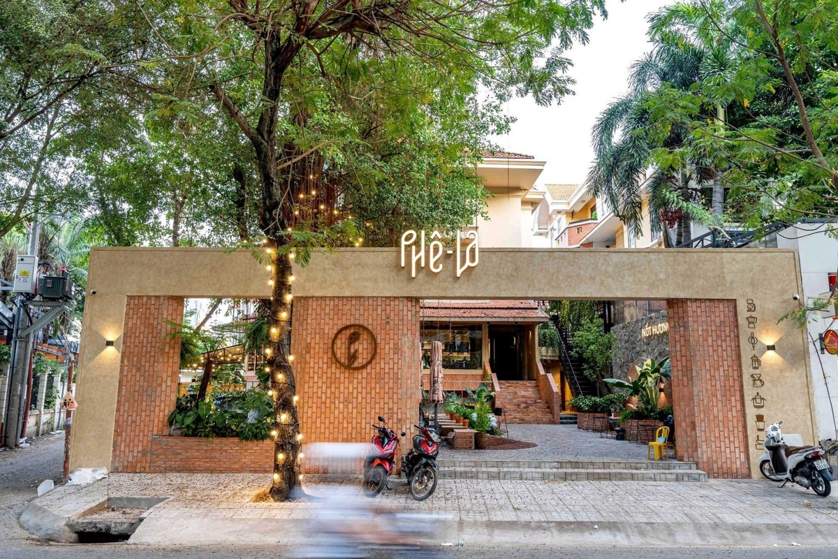 mặt tiền cửa hàng Phê La chính hãng và thông tin nhượng quyền