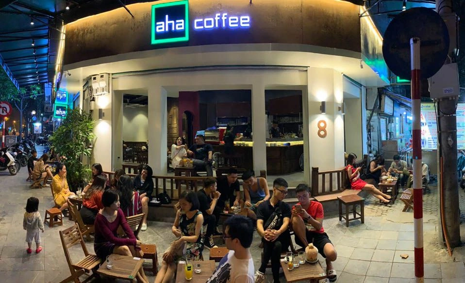 khách hàng hỏi đáp về phí nhượng quyền Laha Cafe