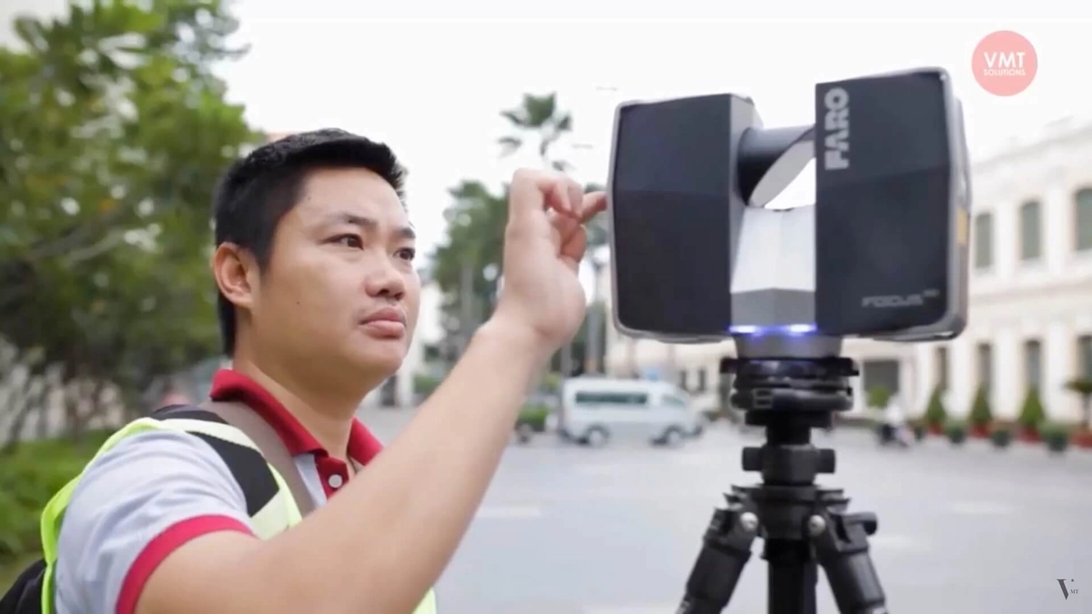 đội thi công Laha Cafe khảo sát hiện trạng mặt bằng