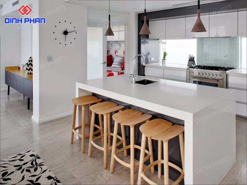 van hanh quay bar trung nguyen legend trong gio cao diem