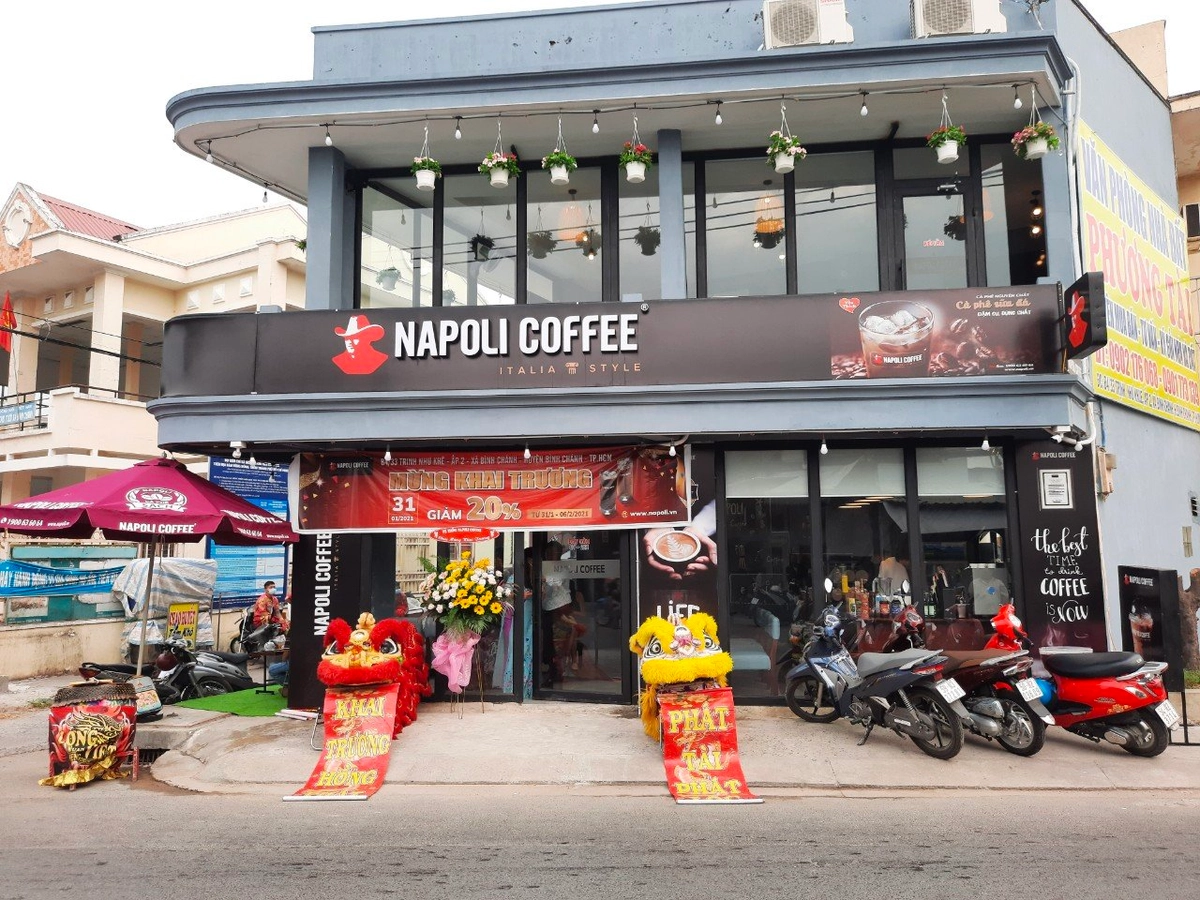 bảng tính lợi nhuận quán Napoli Coffee trên laptop