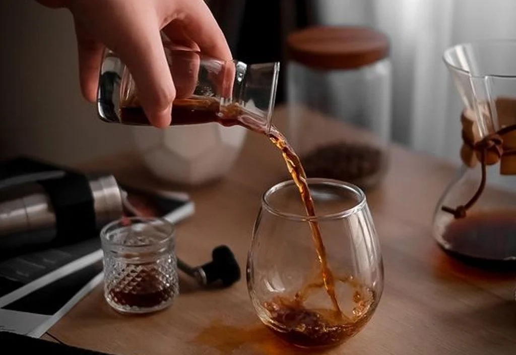 barista trả lời thắc mắc về cà phê trứng