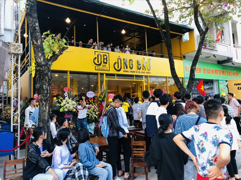 Chủ quán Cà phê Ông Bầu ký quyết định triển khai