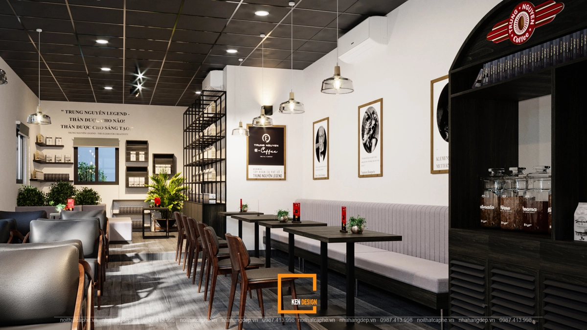 Chủ quán Trung Nguyên E Coffee bận rộn