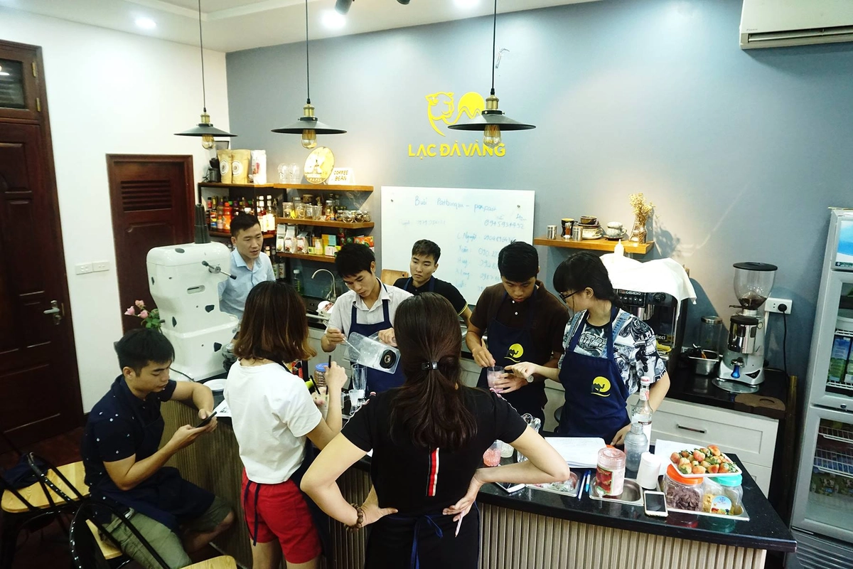 Đào tạo barista Phê La quy trình chuẩn