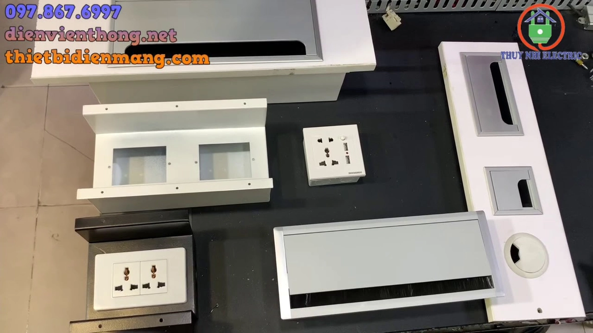 góc làm việc yên tĩnh có ổ cắm tại Trung Giang