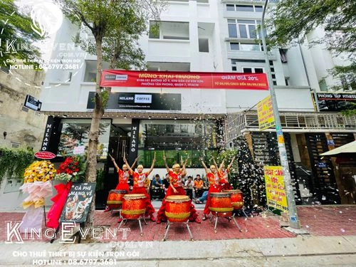 khai trương quán Milano Coffee đông khách