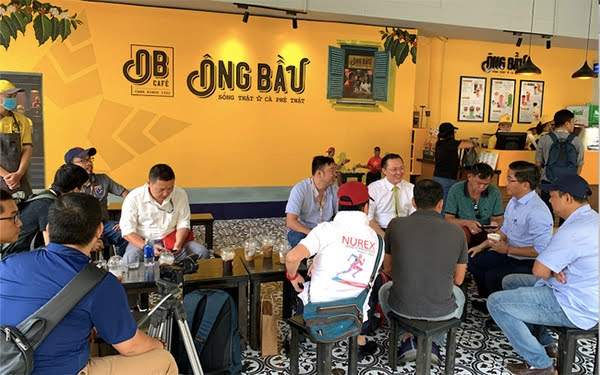 ký hợp đồng nhượng quyền Cà phê Ông Bầu