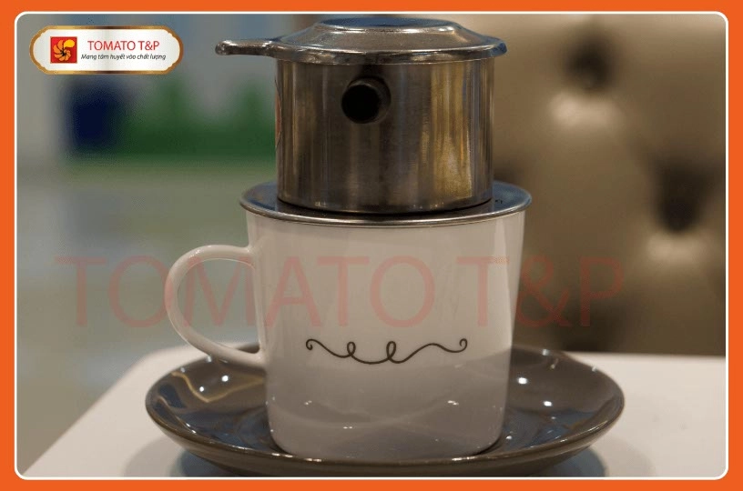 mặt kem cà phê trứng sánh mịn lấp lánh