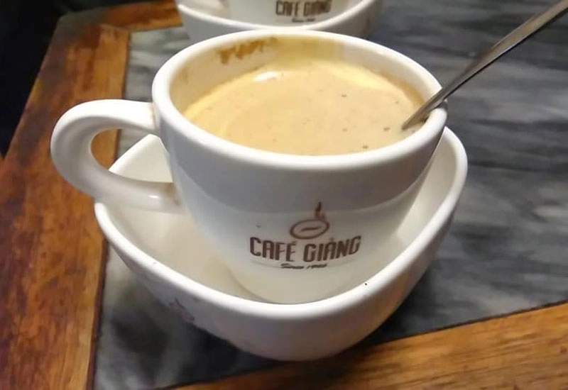 quán cà phê Giảng với món cà phê trứng