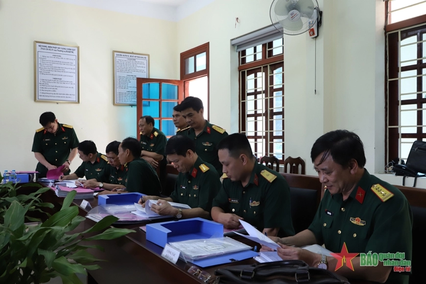 quản lý kiểm tra sổ sách vận hành Ông Bầu
