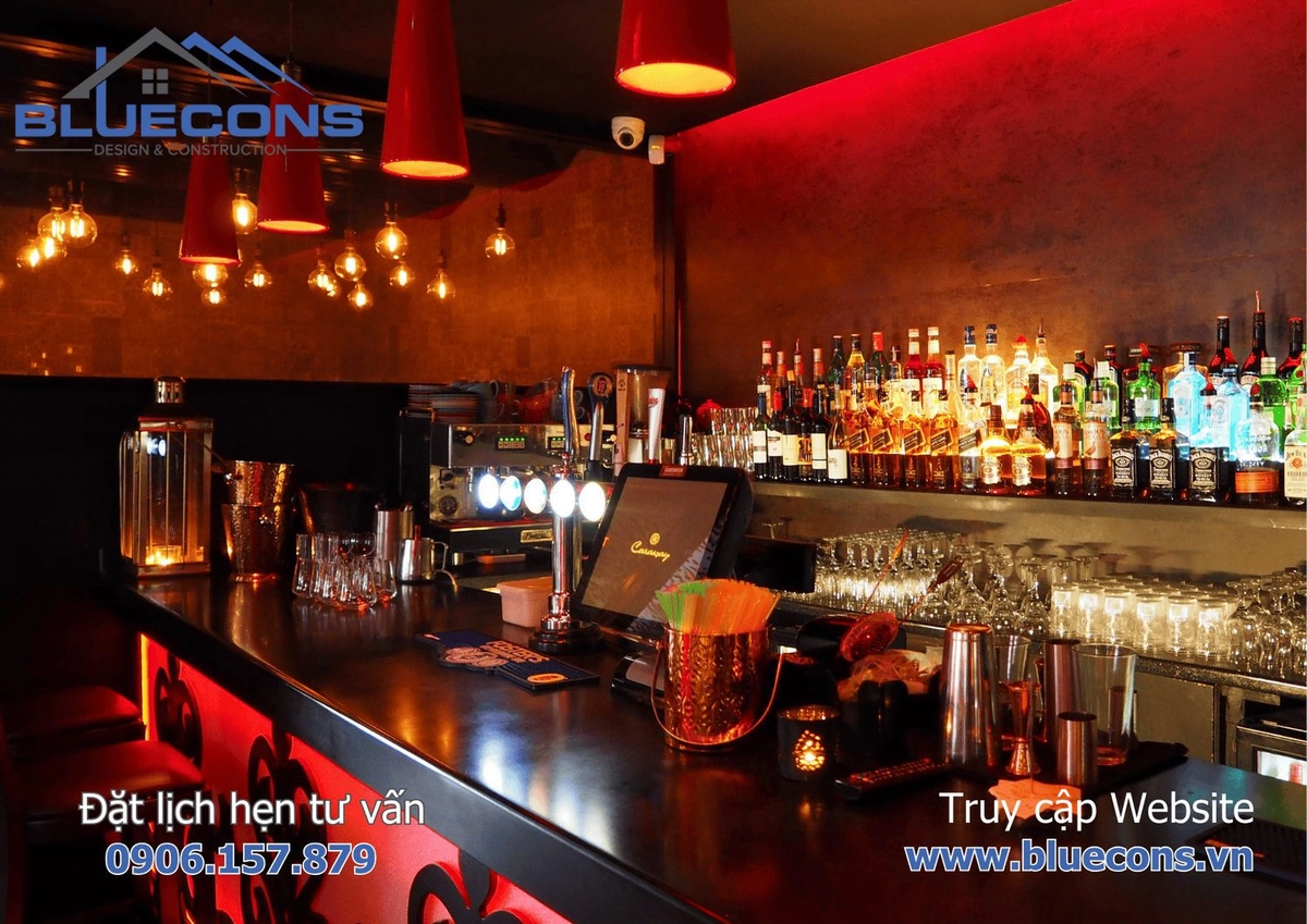 quầy bar Cà phê Ông Bầu giờ cao điểm