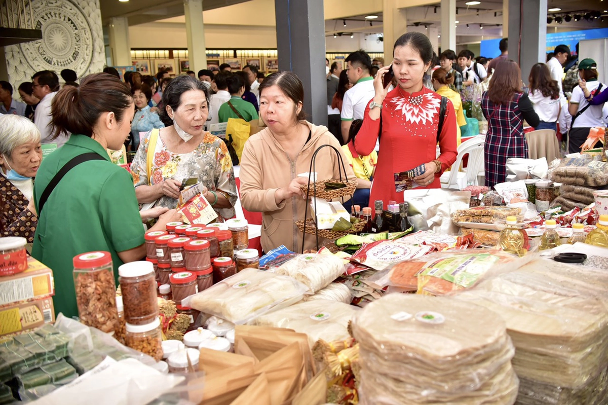 quầy order thân thiện và bảng menu tại Trung Giang