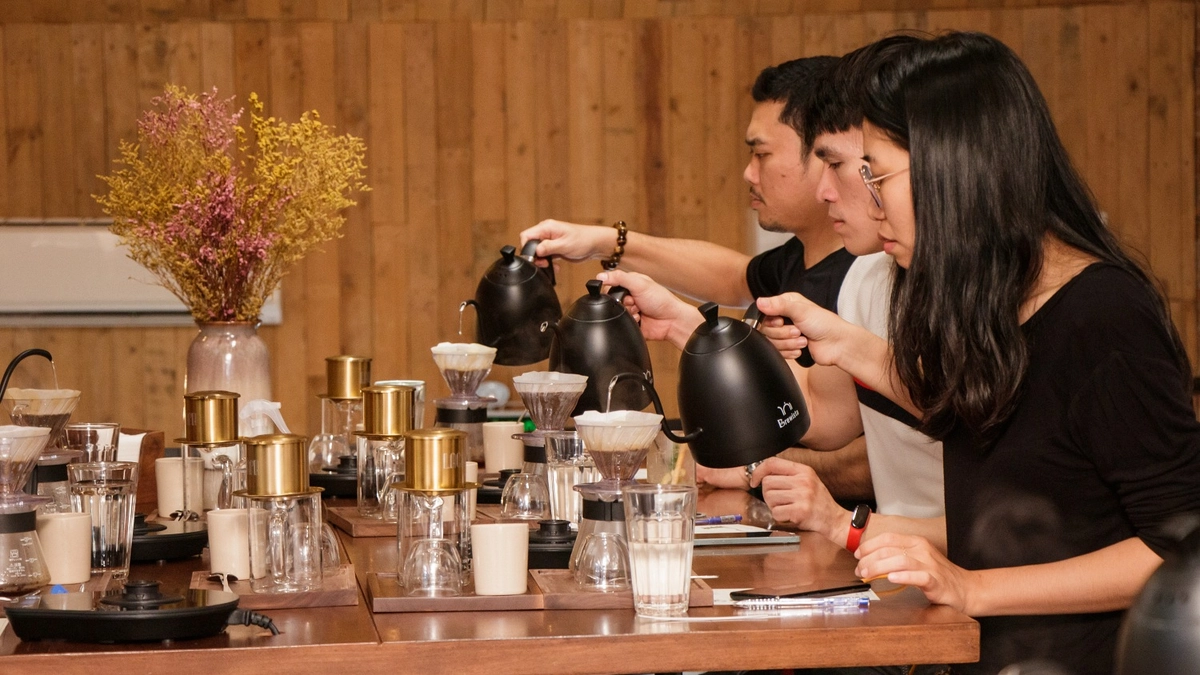 quy trình pha cà phê trứng từng bước