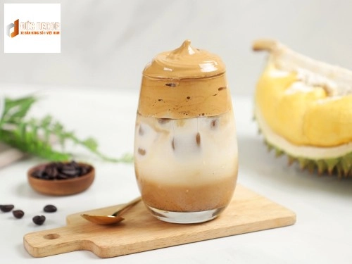 Thưởng thức cà phê Dalgona tại nhà buổi sáng
