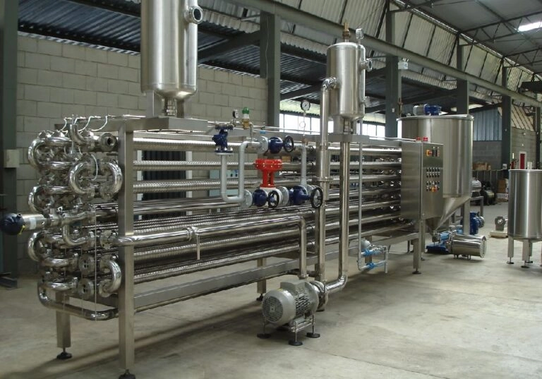 Trứng tiệt trùng pasteurized và nhiệt kế thực phẩm