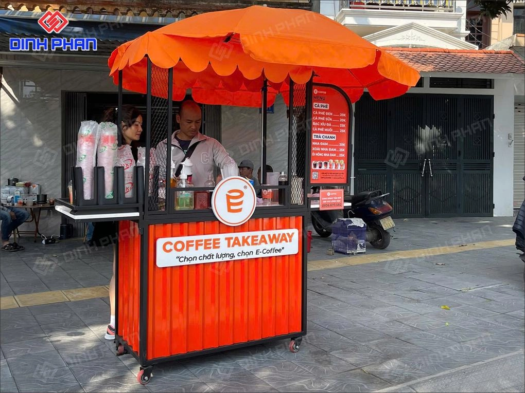 xe đẩy nhượng quyền cafe take away trước văn phòng